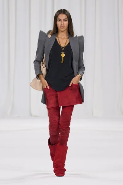 Look 15